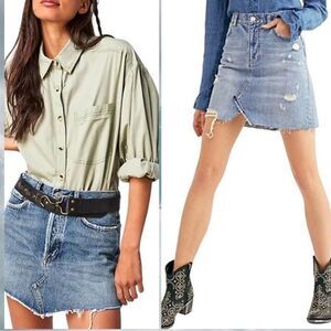 We The Free Brea light wash distressed denim mini skirt 27